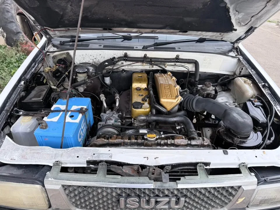 1993 Isuzu TFR III 3