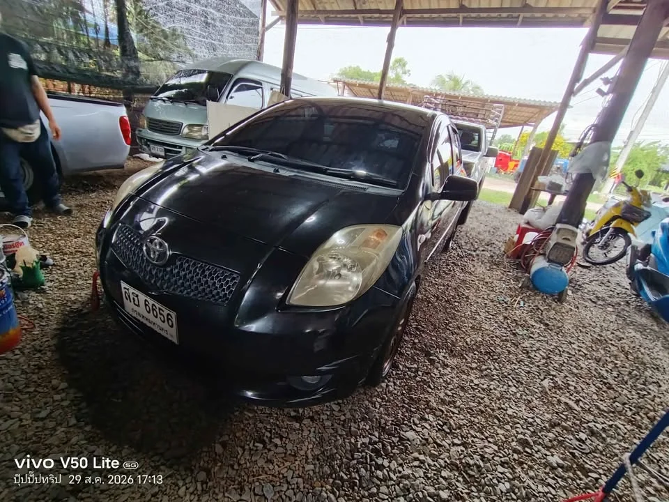 2006 Toyota Yaris II 2