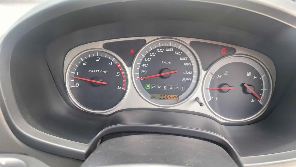2005 Isuzu MU-7 2