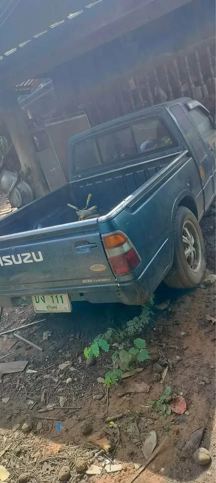 2001 Isuzu TFR III 3