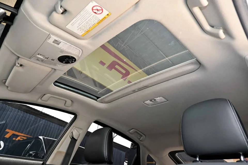 2012 Toyota Prius III 2