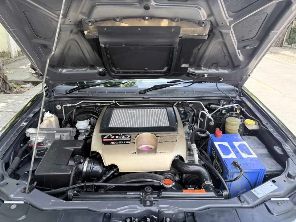 2007 Isuzu MU-7 2