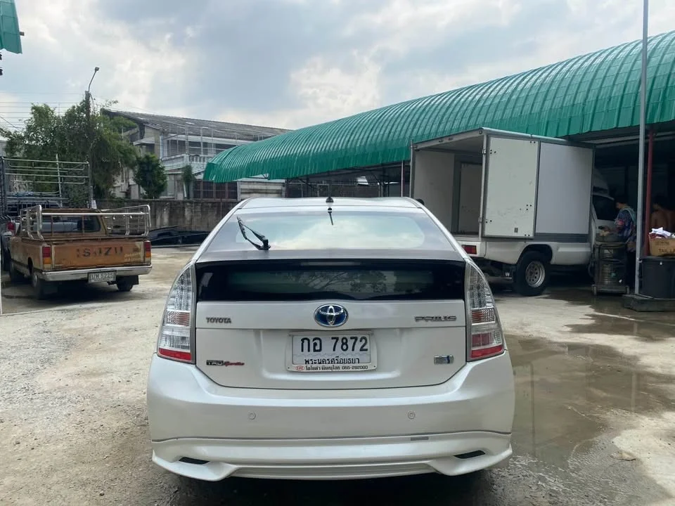 2011 Toyota Prius III 3
