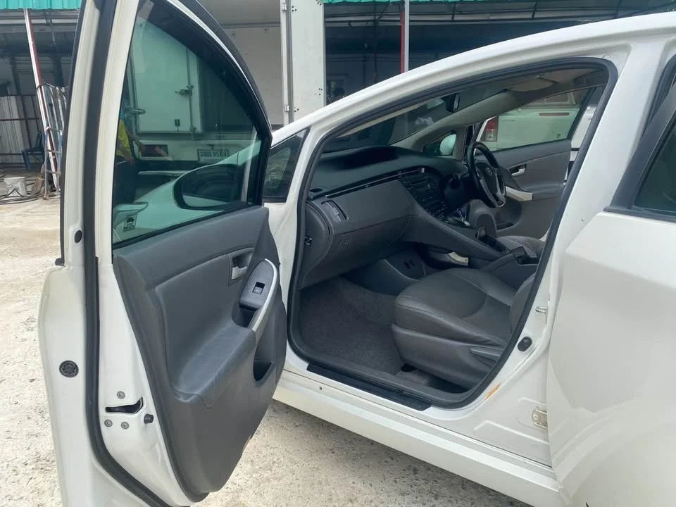 2011 Toyota Prius III 2