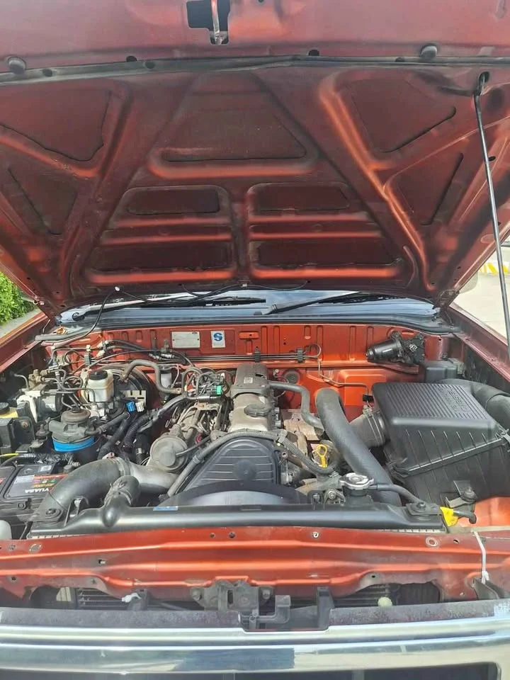 2004 Mazda 2500 Fighter V 2