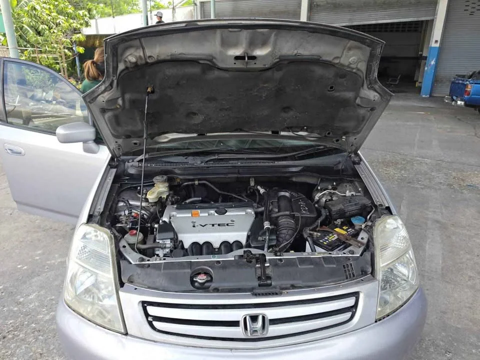 2003 Honda Stream I 3