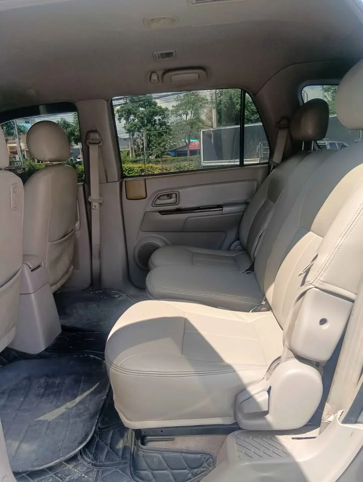 2006 Isuzu MU-7 2