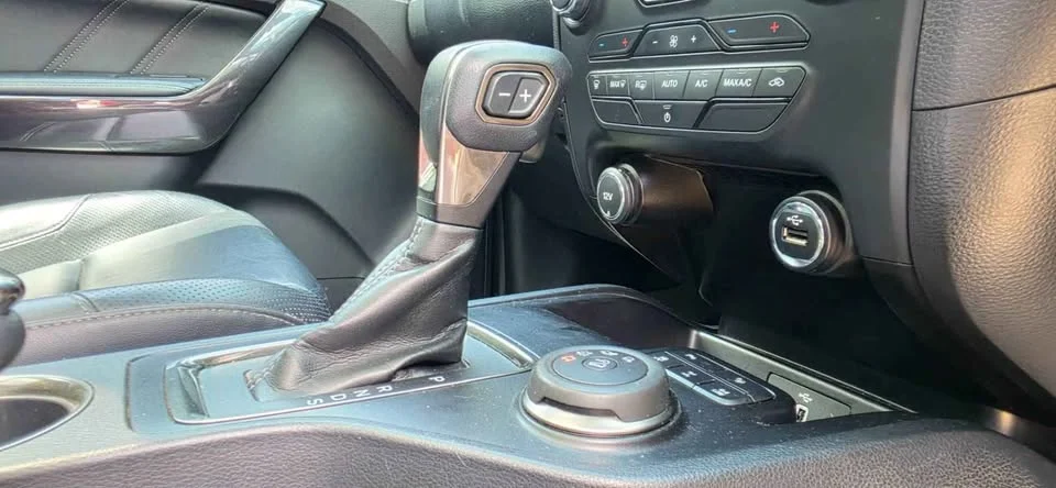 2018 Ford Everest II 2