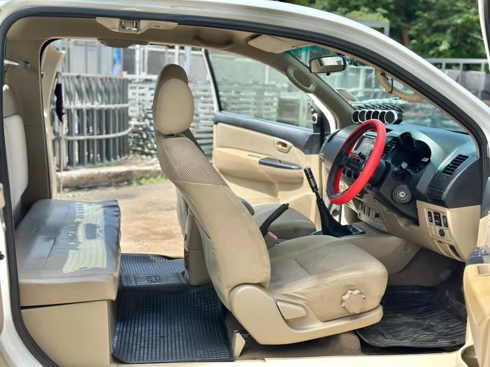 2012 Toyota Hilux VII 2