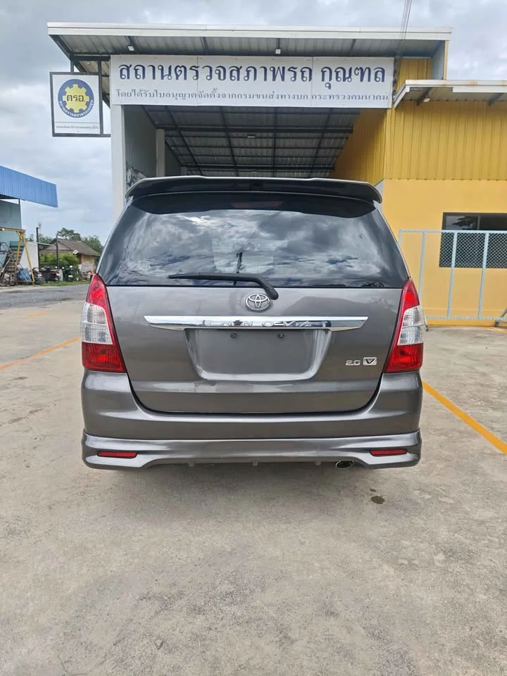 2013 Toyota Innova I 3