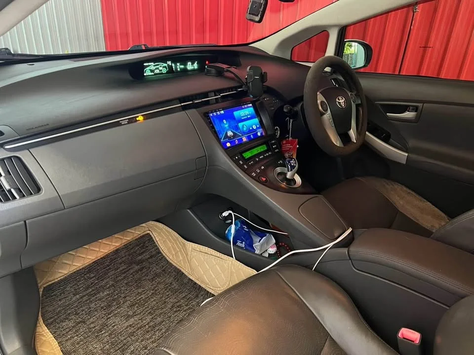 2012 Toyota Prius III 2