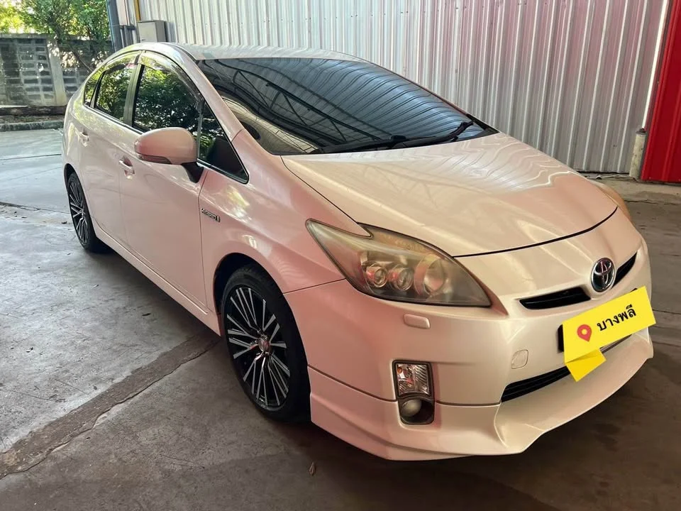 2012 Toyota Prius III 3