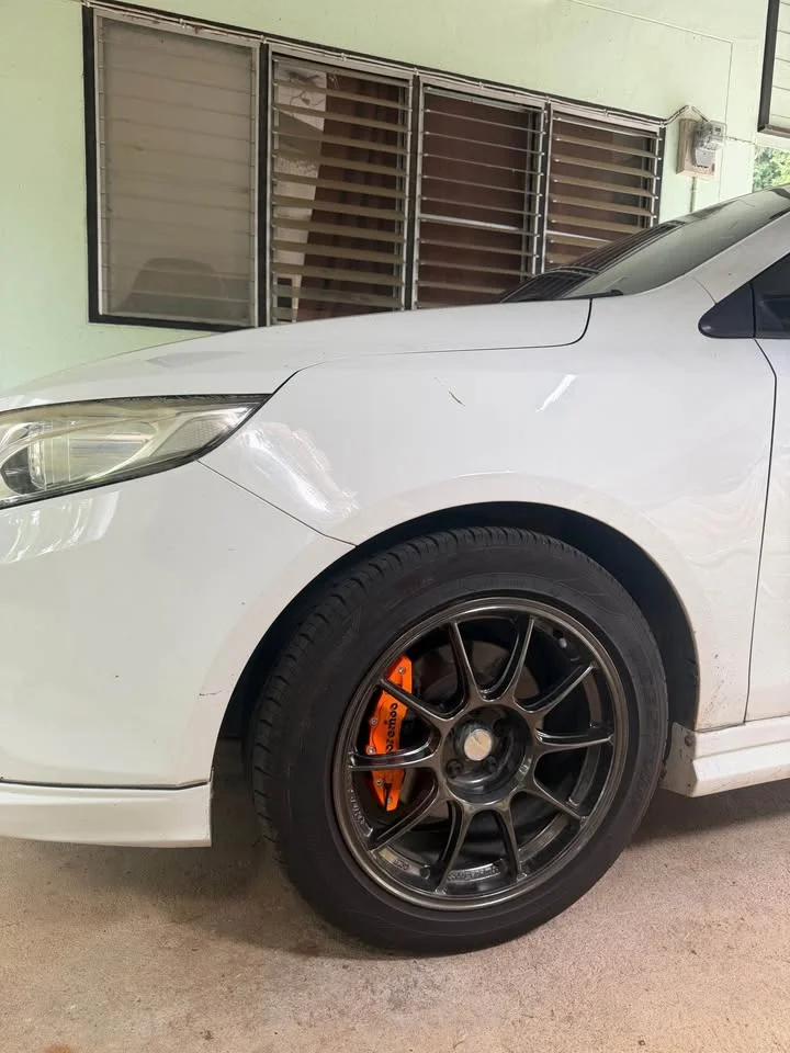 2017 MG 5 I  3