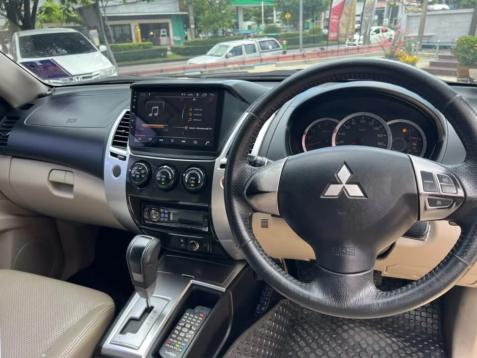 2010 Mitsubishi Pajero Sport II 2