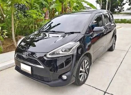 2017 Toyota Sienta II 2