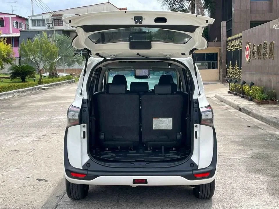 2019 Toyota Sienta II 2
