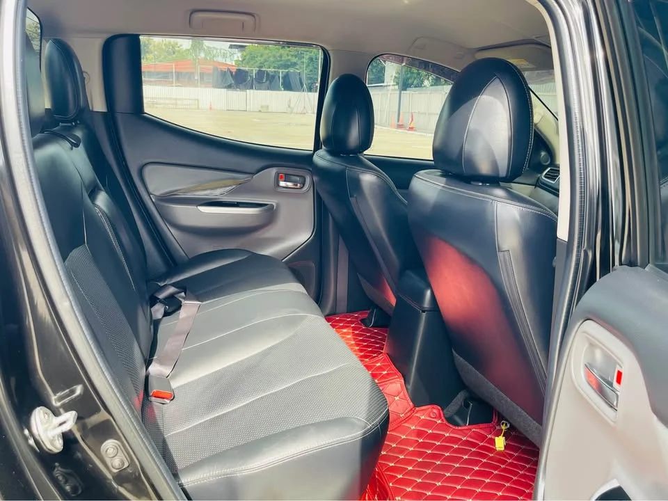 2015 Mitsubishi Triton V 3