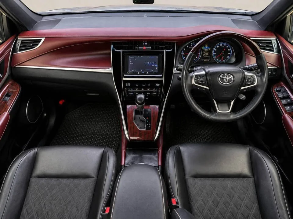 2014 Toyota Harrier III 3