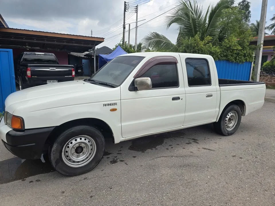 2004 Mazda 2500 Fighter V 2