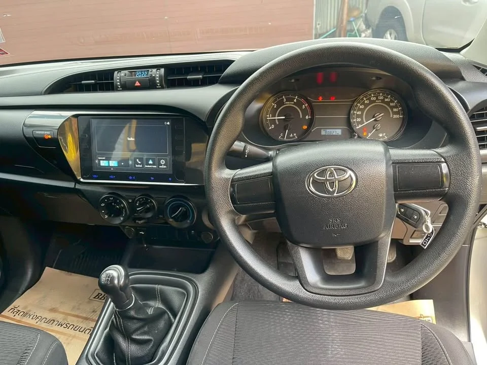 2024 Toyota Hilux VIII 3