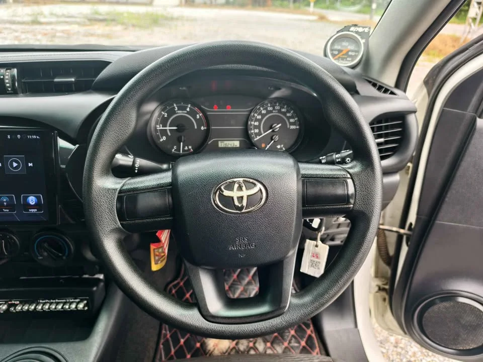2019 Toyota Hilux VIII 3