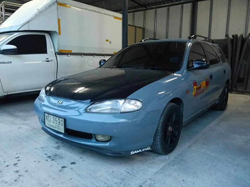 2000 Hyundai Elantra II 2