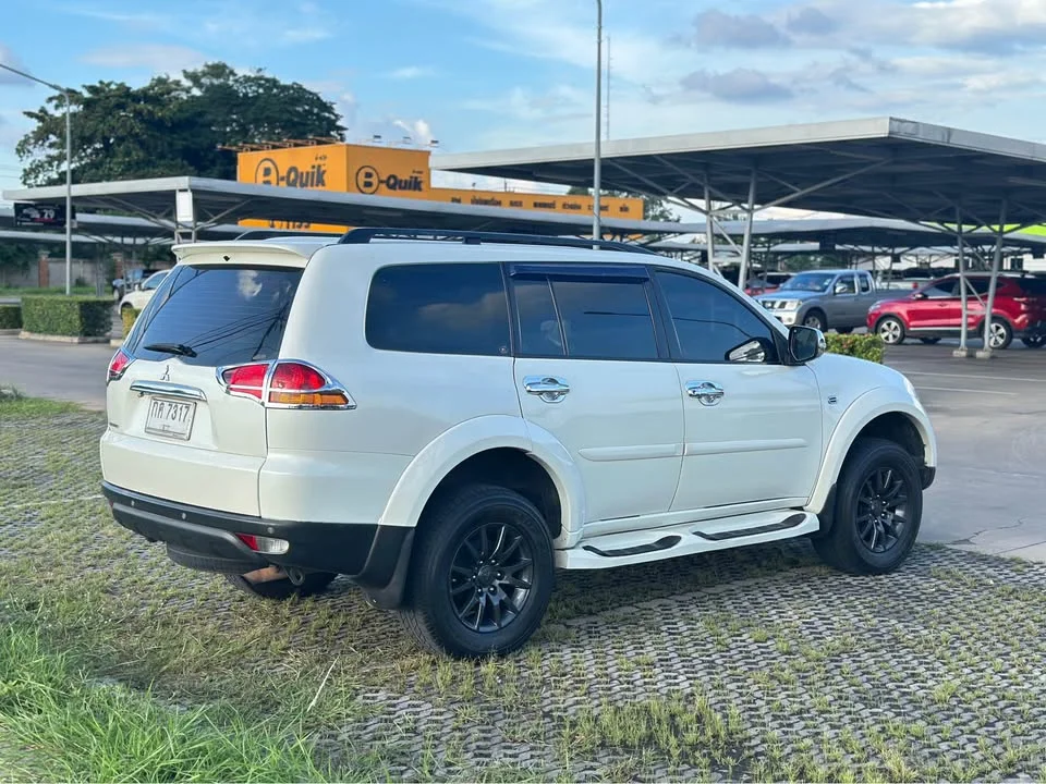 2012 Mitsubishi Pajero Sport II 2
