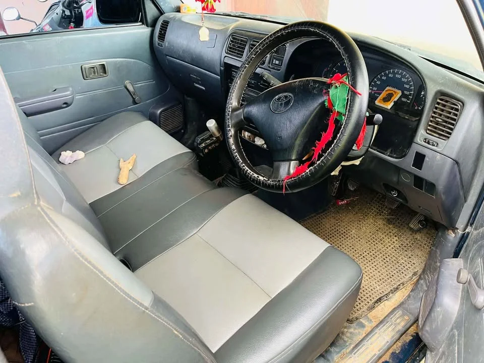 2001 Toyota Hilux Tiger VI 2