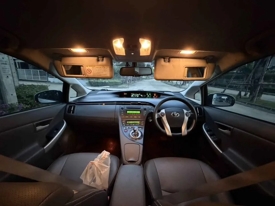 2011 Toyota Prius III 3