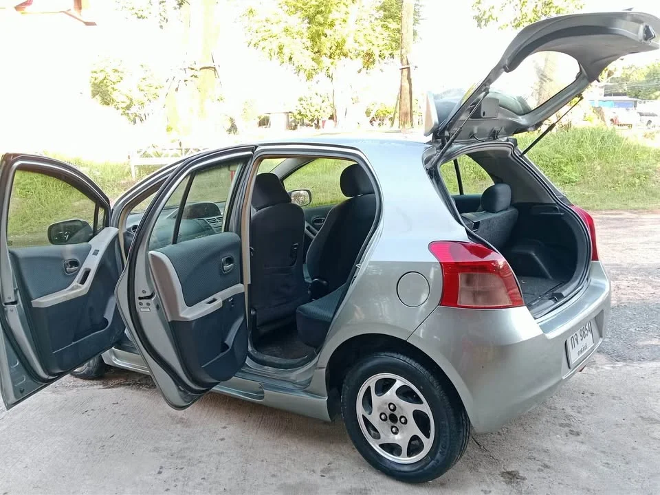 2006 Toyota Yaris II 2