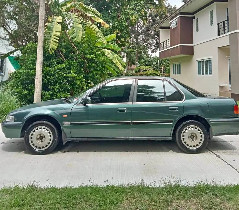 1993 Honda Accord IV 3