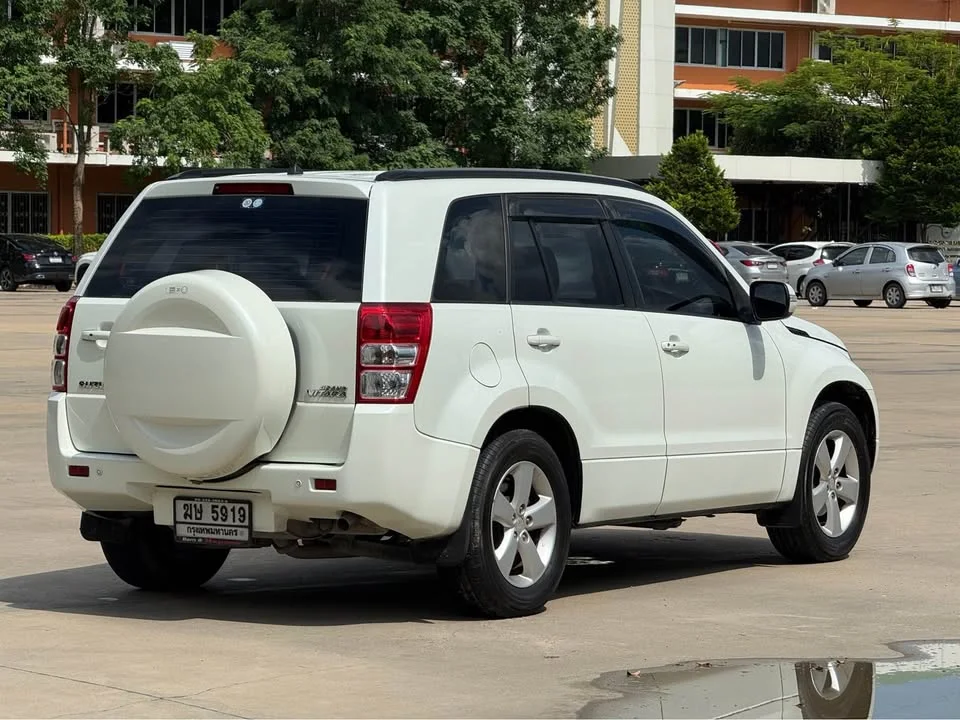 2011 Suzuki Grand Vitara III 2