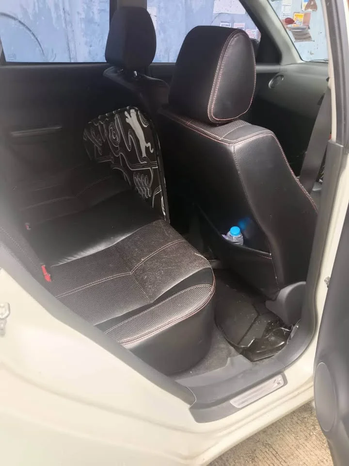 2010 Suzuki Swift I 3