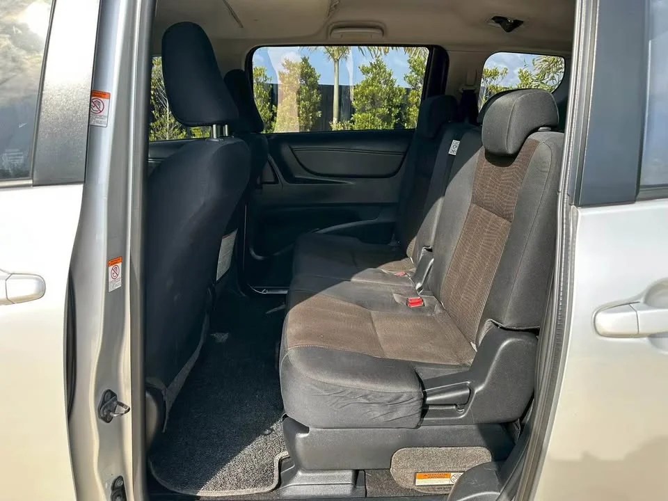 2017 Toyota Sienta II 3