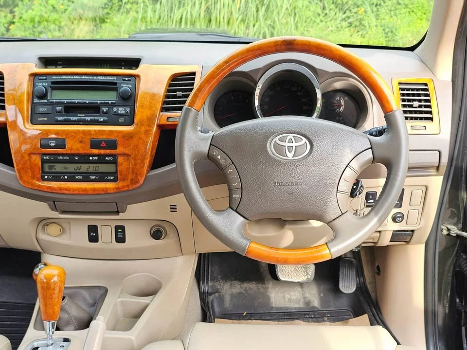 2006 Toyota Fortuner I 2
