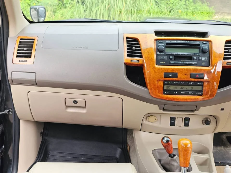 2006 Toyota Fortuner I 3