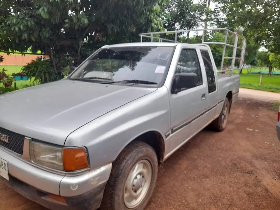 2006 Isuzu TFR III 2