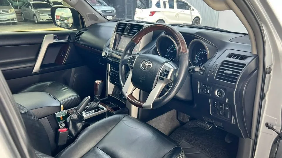 2011 Toyota Land Cruiser Prado J150 3