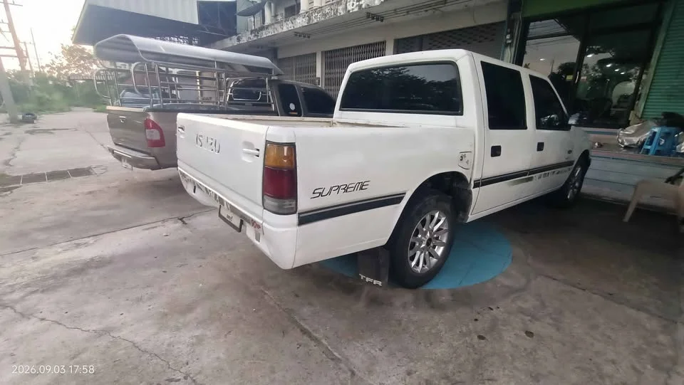 1996 Isuzu TFR III 2