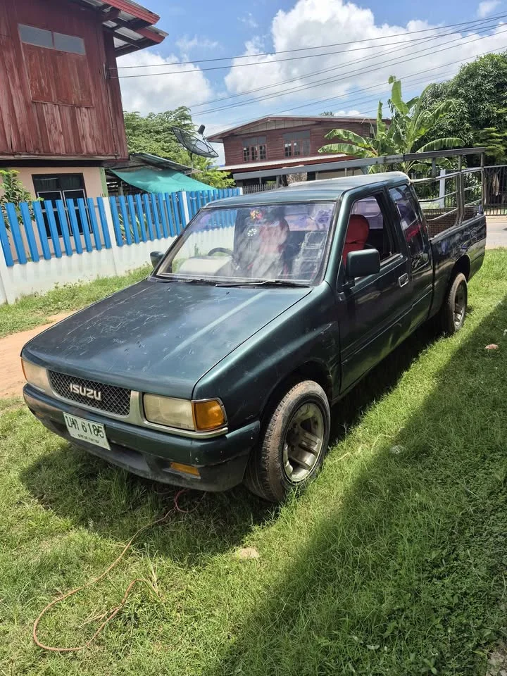 1996 Isuzu TFR III 2
