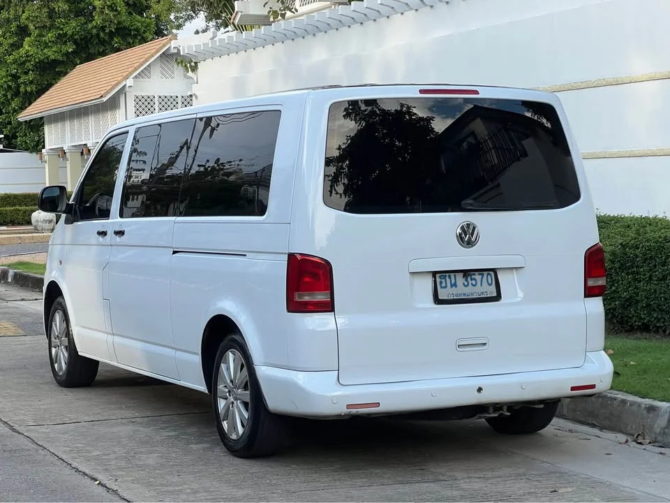 2011 Volkswagen Caravelle T5 3