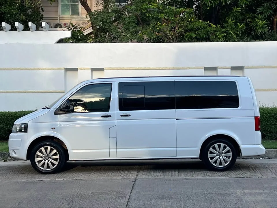 2011 Volkswagen Caravelle T5 2
