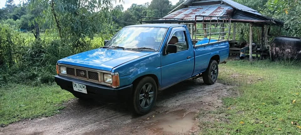 1993 Nissan Big M D21 2