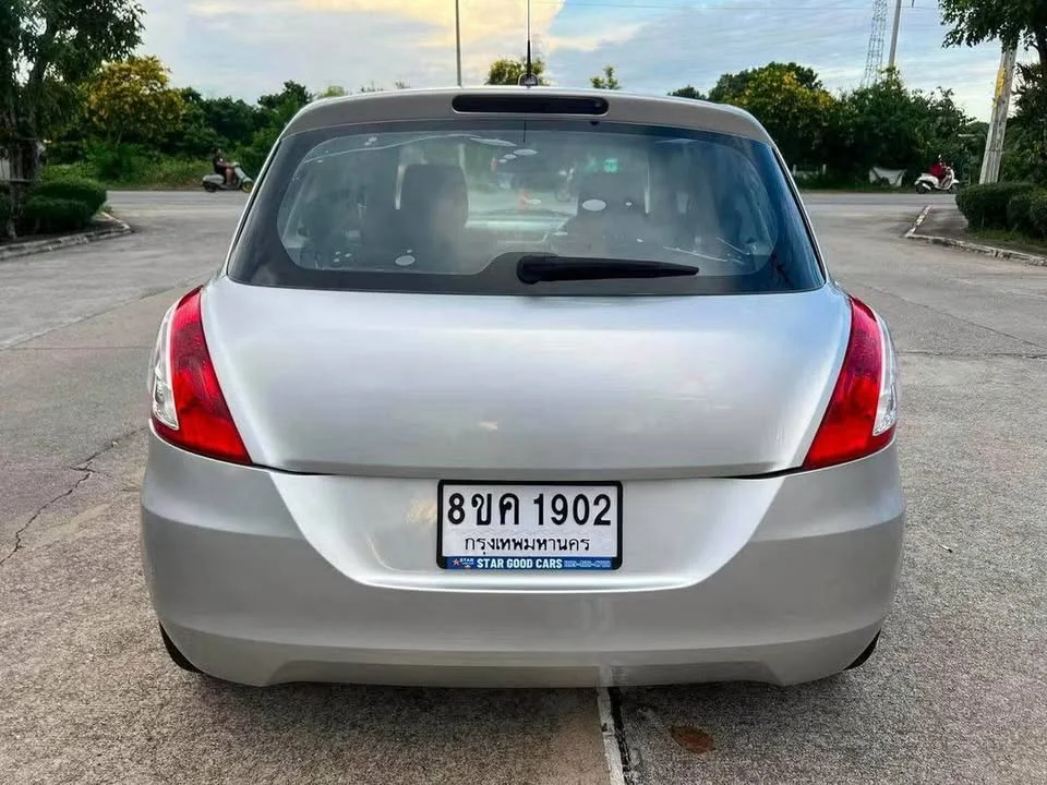2014 Suzuki Swift II 3