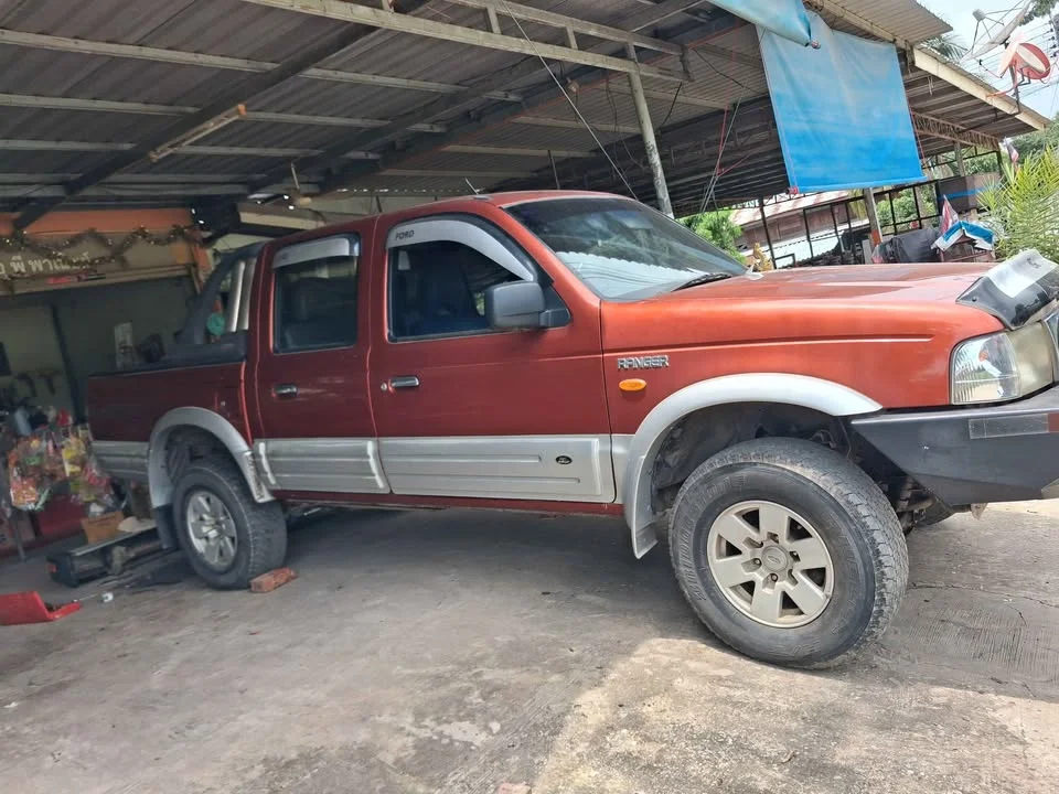 2003 Mazda 2500 Fighter V 3