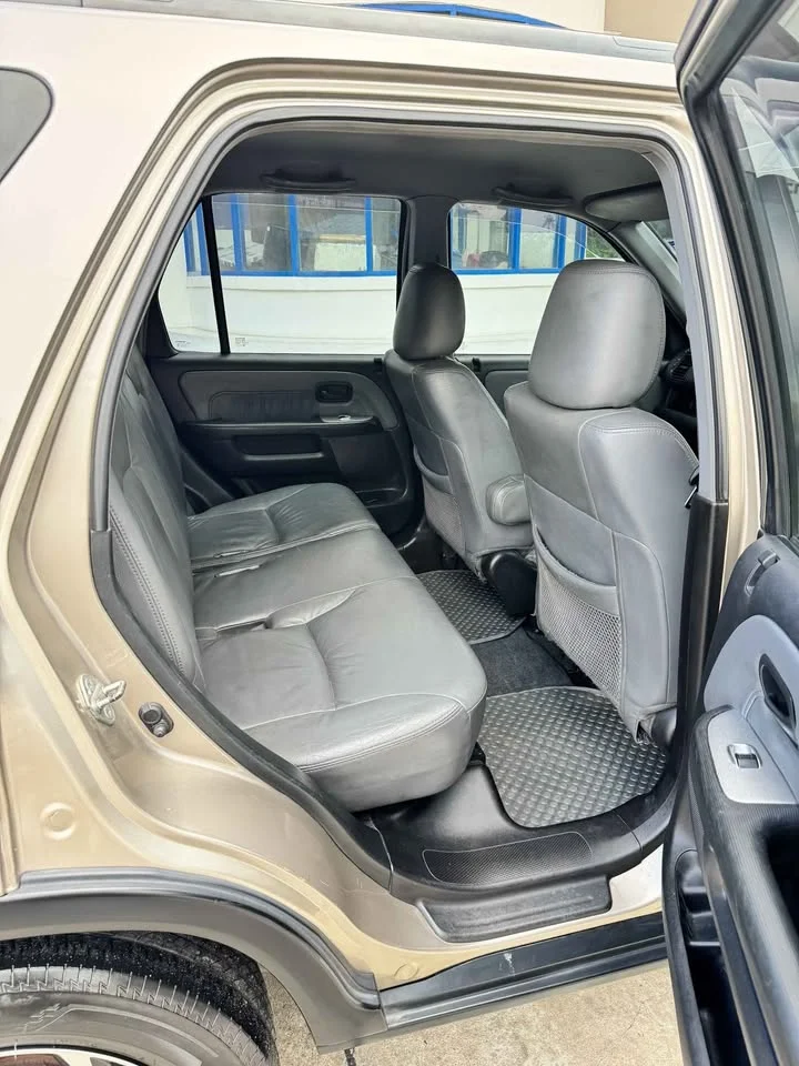2002 Honda CR-V II 3