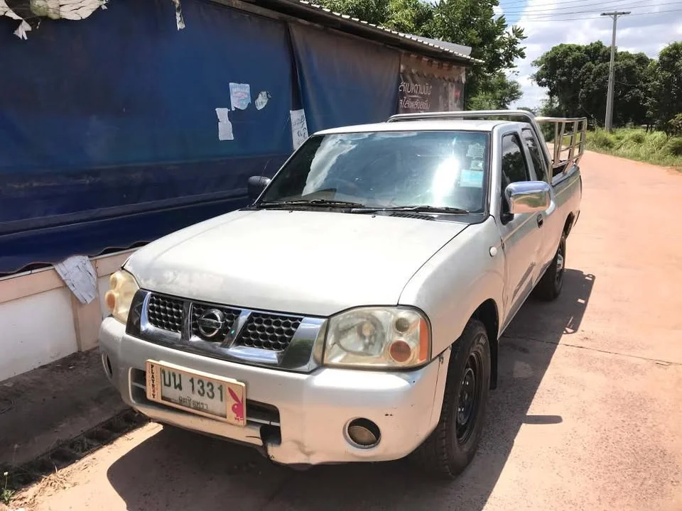1996 Nissan Frontier I 2