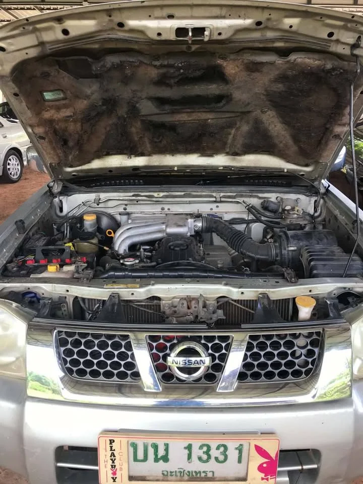 1996 Nissan Frontier I 3
