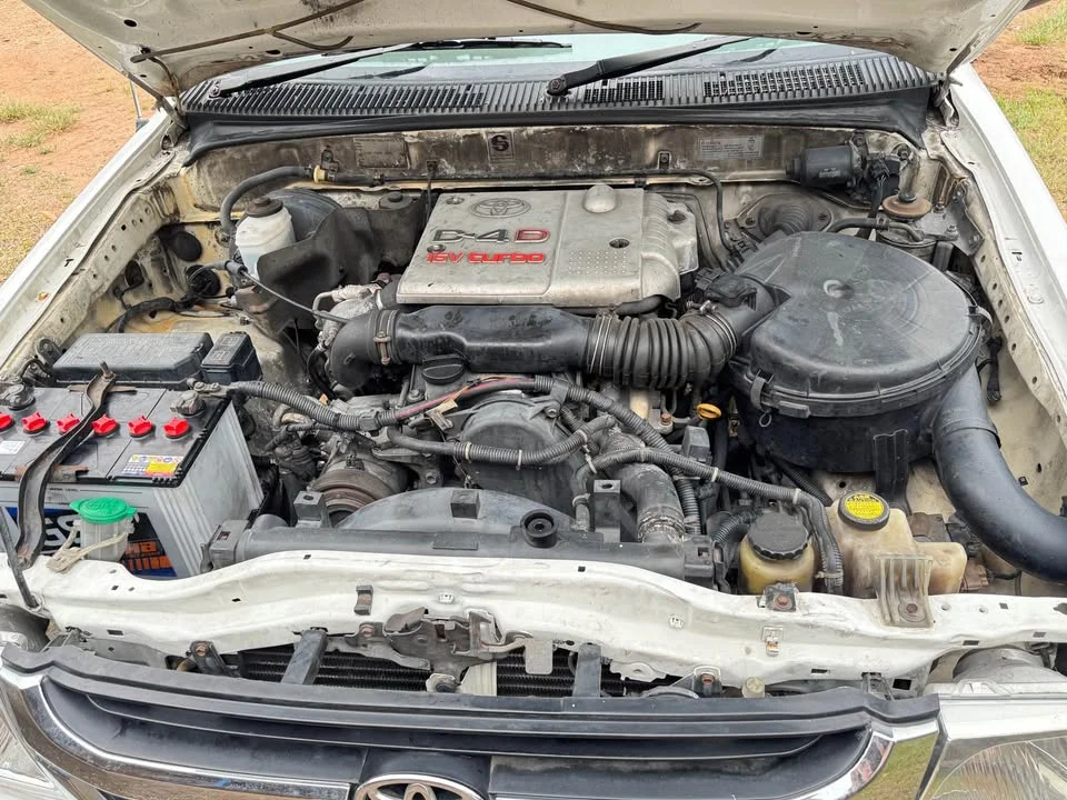 Toyota Hilux Tiger VI 3