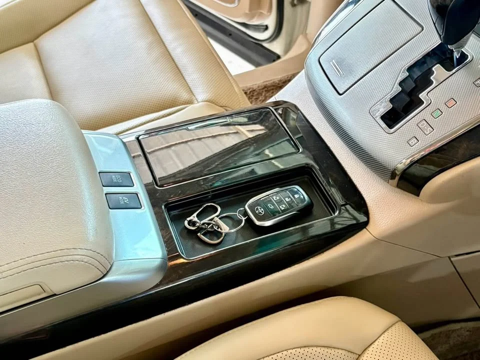 2013 Toyota Alphard, Vellfire II (AH20) 3